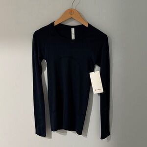 lululemon athletica Women's Navy Long Sleeve Top